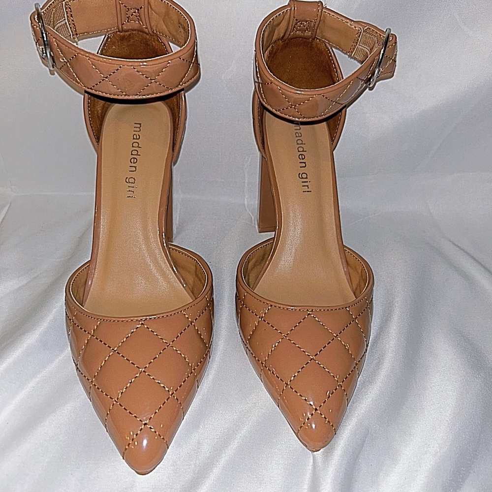 Madden Girl Tan Quilted Block Heel Sandals NEW Women’s Size 8 | Ankle Strap